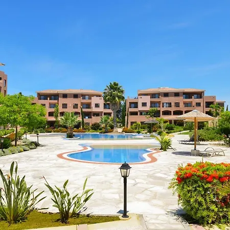 Aphrodite Gardens #11 * פאפוס